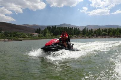 ERZURUM 2 bin 300 rakımdaki gölette jet ski