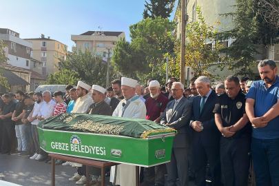 'Dur' ihtarına uymadığı için polisin ateş açmasıyla ölen motosikletli toprağa verildi