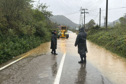 Bartın Irmağı’nın taşma riskine kum çuvallı bariyer önlemi