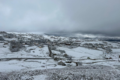 Ordu'da yaylaya kar yağdı