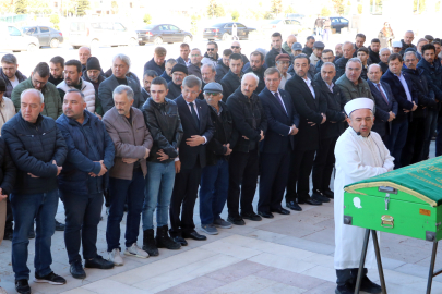 Ahmet Davutoğlu, Afyonkarahisar'da cenazeye katıldı