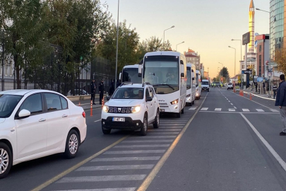 Narin Güran cinayetinde tutuklu sanıklar, ilk duruşma için Diyarbakır Adliyesi'ne getirildi