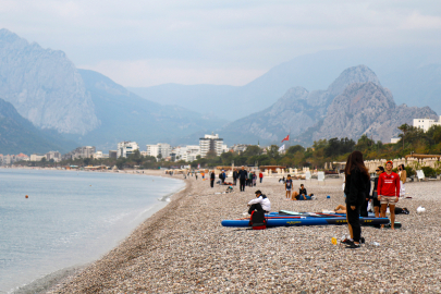 Antalya'da denizde ve karada Ata'ya saygı