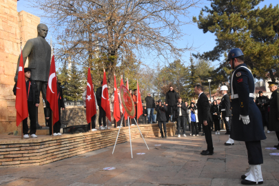 Sivas’ta Ata'ya saygı duruşu