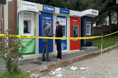 ATM'de işlem yapan husumetlisini vuran şüpheli ile yanındaki 2 kişi polise teslim oldu