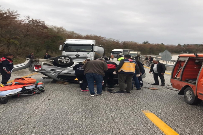 Takla atan otomobildeki 2 kişi yaralandı