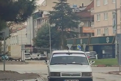 Sokak çeşmesine hortum takıp aracını yıkayan sürücüye 2 bin 52 TL ceza