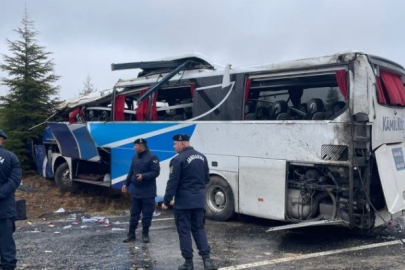 Yolcu otobüsü takla attı; 1 ölü, 42 yaralı