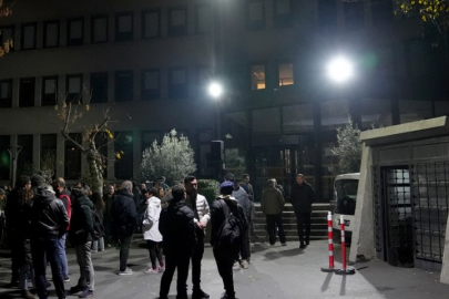 Kadıköy Belediyesi işçilerinin aldığı grev kararı bir dakika sürdü