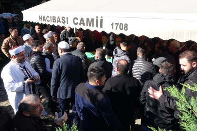 Rize'de heyelanın vurduğu evlere 60 ton toprak girmiş