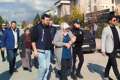 Çuvalda cansız bedeni bulunan Serpil'i, kahve içmeye gittiği komşusu, bilezikleri için öldürmüş